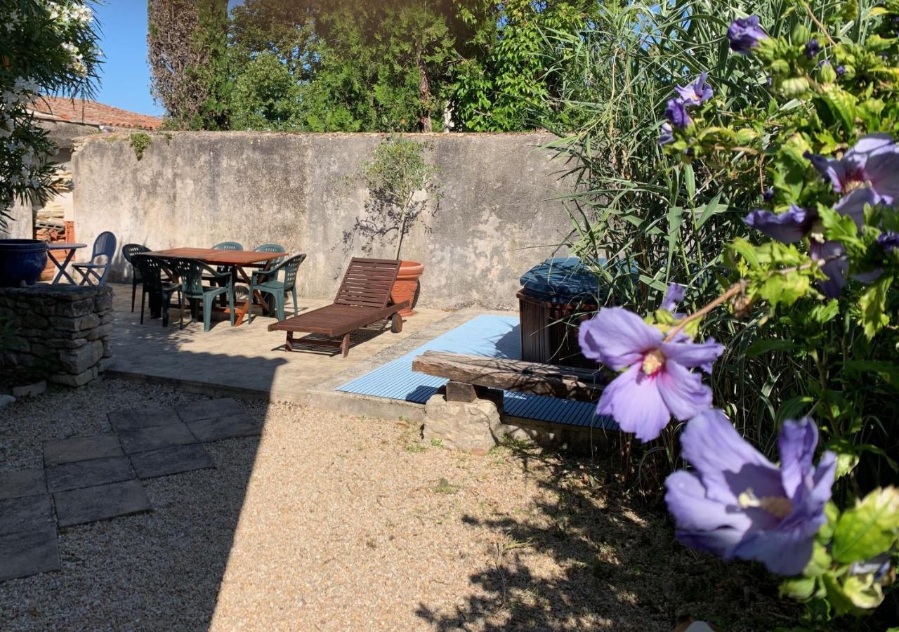 Maison De Pays Au Centre Du Village サン・マルタン・ド・レ エクステリア 写真